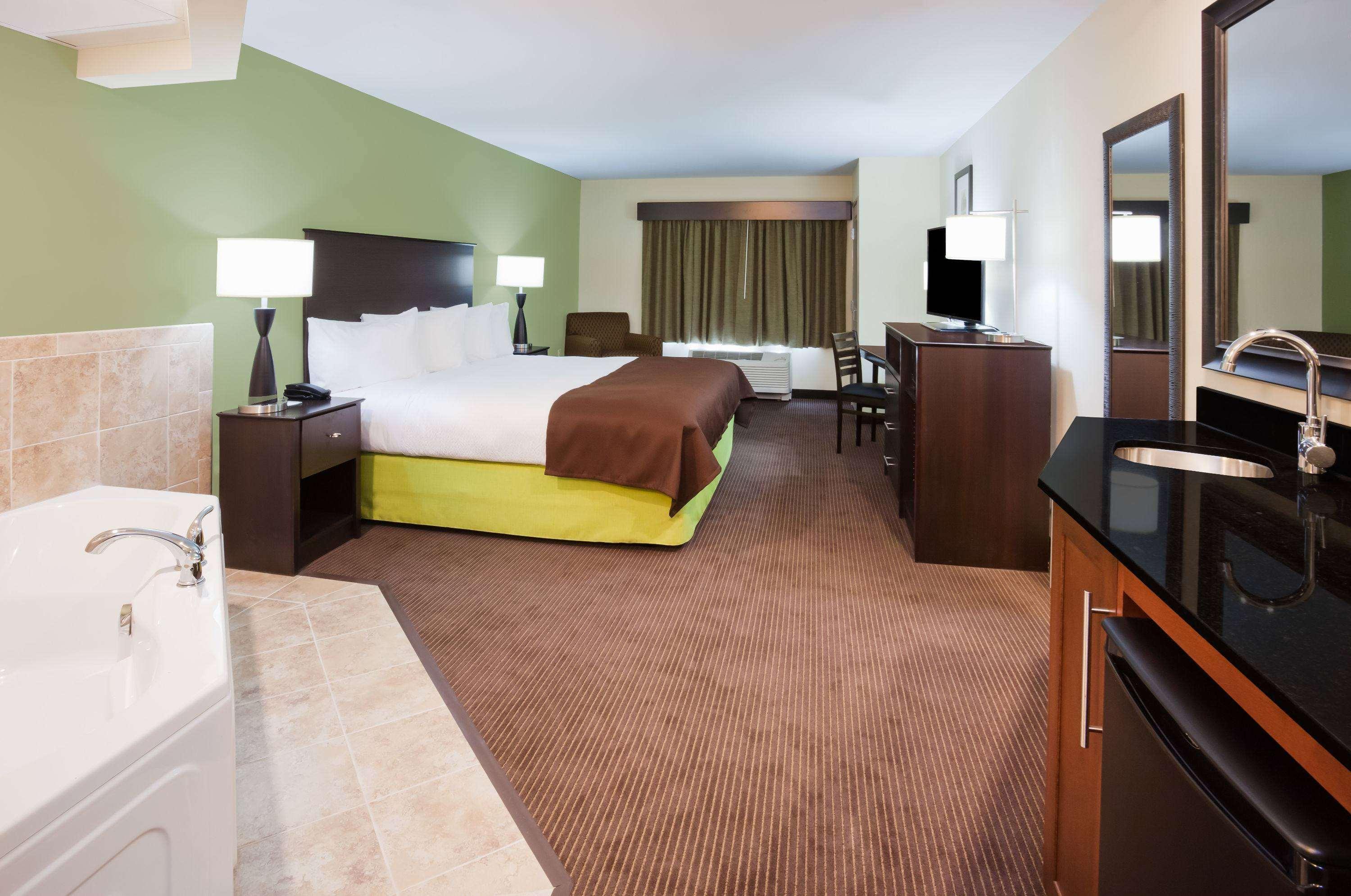 Americinn By Wyndham Dewitt Экстерьер фото