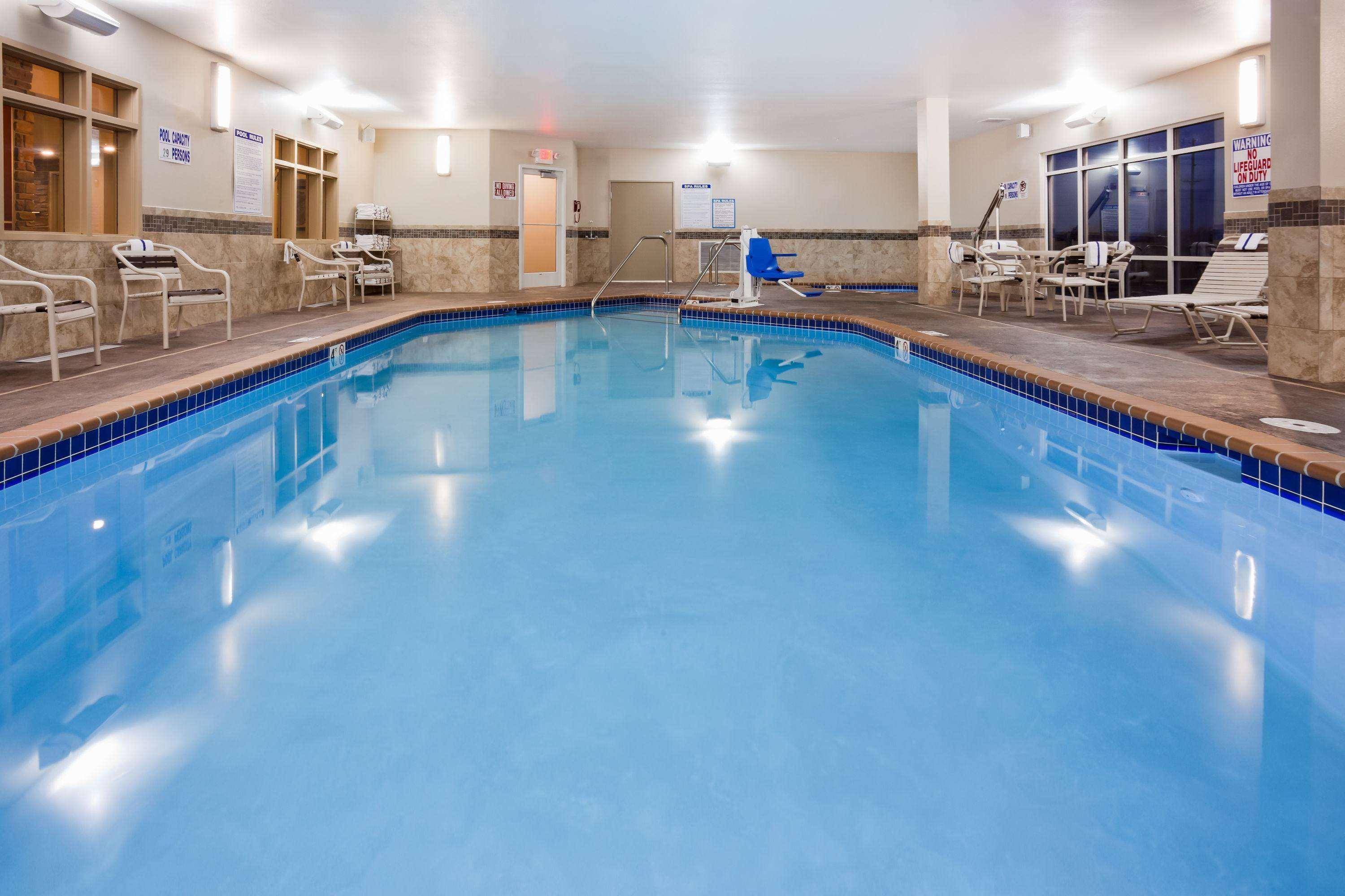 Americinn By Wyndham Dewitt Экстерьер фото
